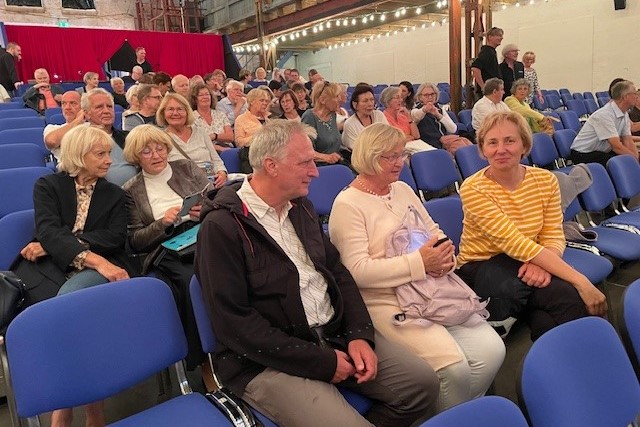 Probenbesuch bei „WIENER BLUT“ in der Halle 207